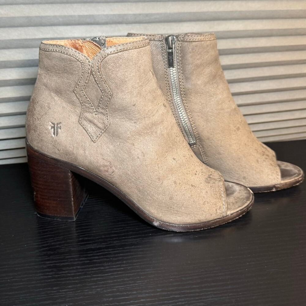 Frye Grey Distressed Leather Peep Toe Ankle Booties Block Heel Women’s 6M
